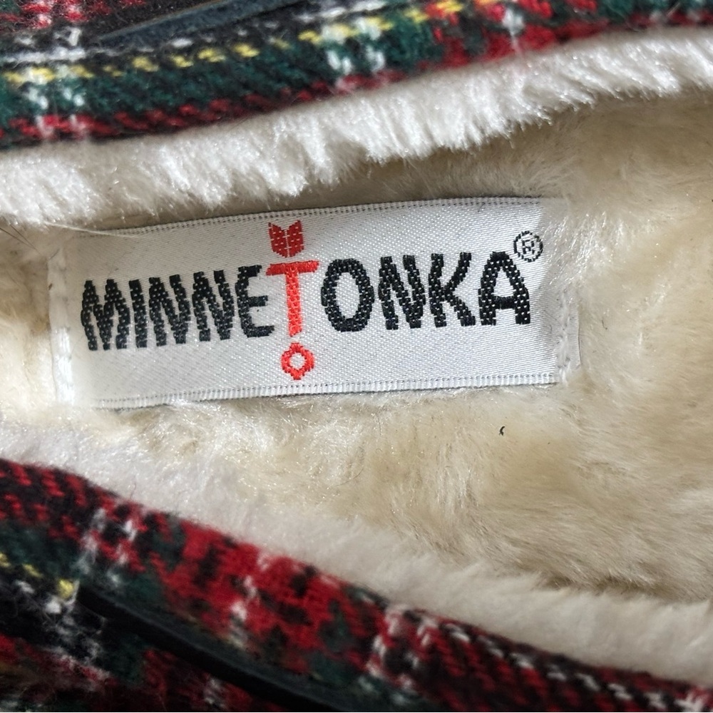 Minnetonka Red and Black Plaid Moccasins LIKE NEW NEVER WORN - Picture 5 of 6